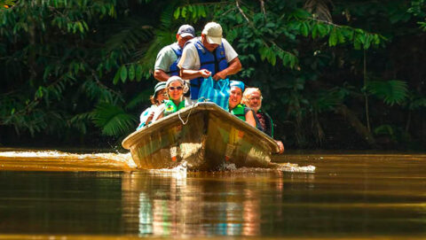 Amazon paradise - Sailing in Madre de Dios river