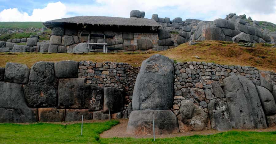 Sacsayhuaman walls - Cusco