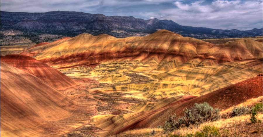 Painted hills Oregon in United States, rainbow mountains, Auri Peru