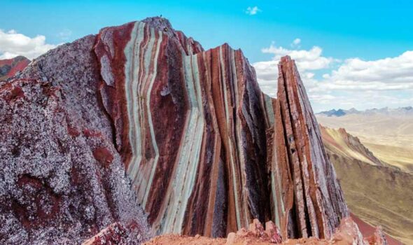 Pallay Poncho Rainbow Mountain, discover the new Sharp Rainbow Mountain!
