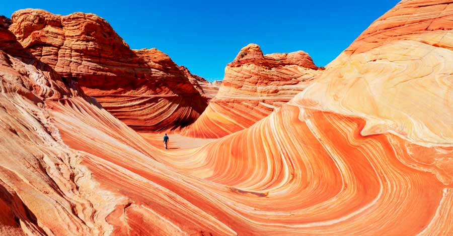The Wave in United States, colorful scenery, Auri Peru
