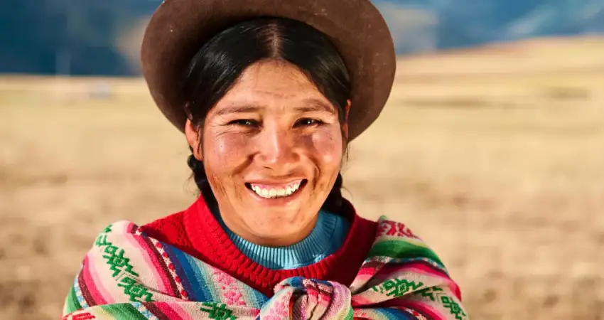 traditional peruvian clothing for women