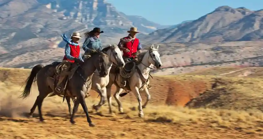 urubamba town horseback riding