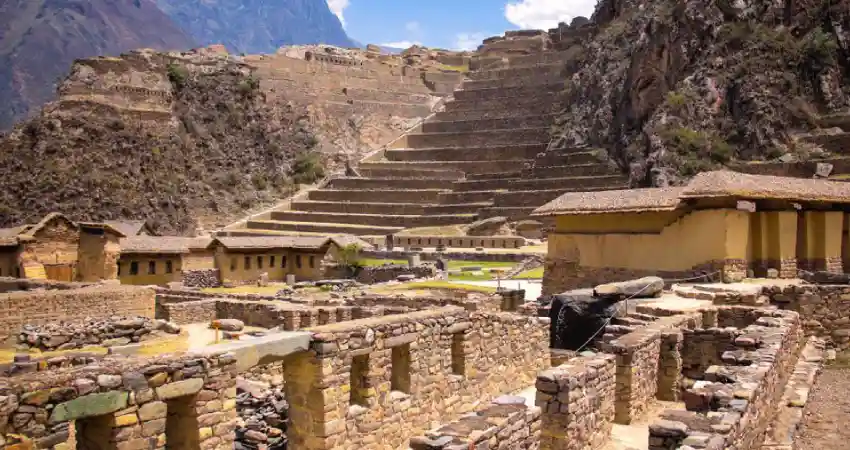 urubamba town ollantaytambo
