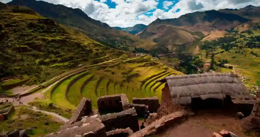 urubamba town pisaq