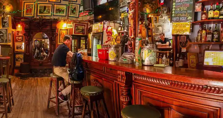 best bars in cusco paddys irish pub