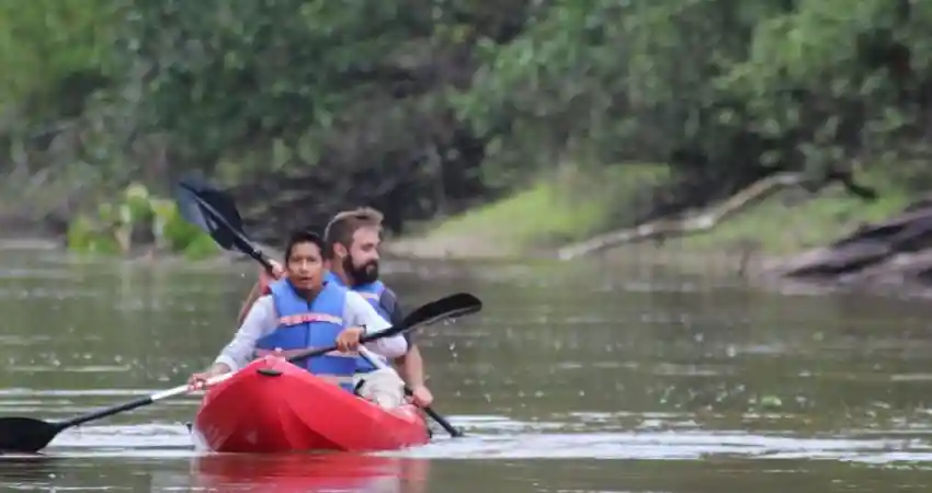tours in iquitos kayaking