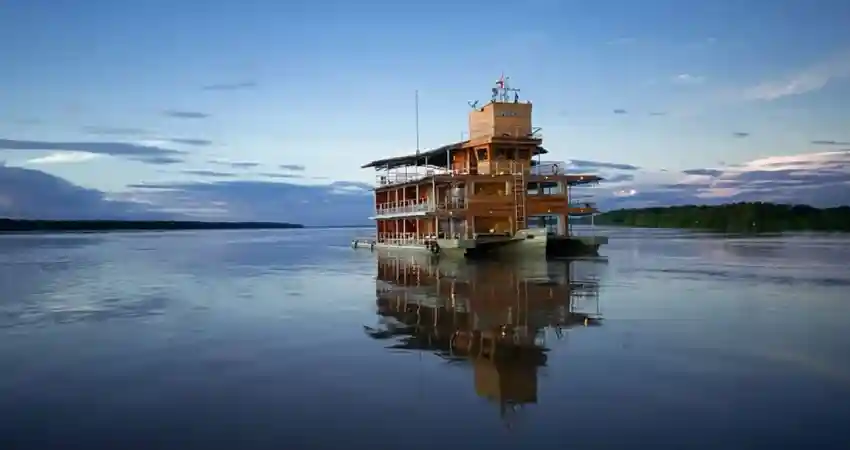 delfin amazon cruises delfin I