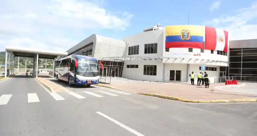 Is Peru North or South of the Ecuador