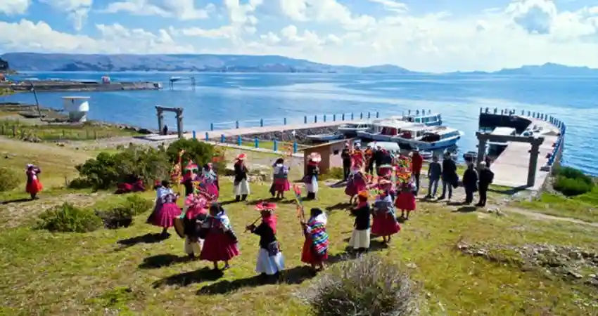 lake titicaca boat tour amantani