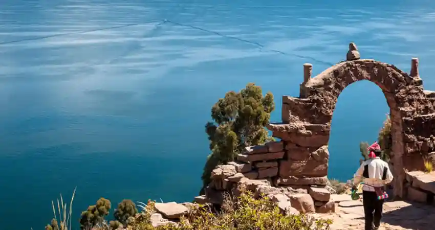 lake titicaca boat tour taquile