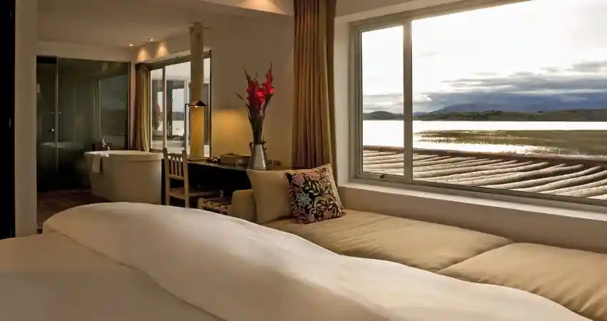 titilaka lodge corner suite