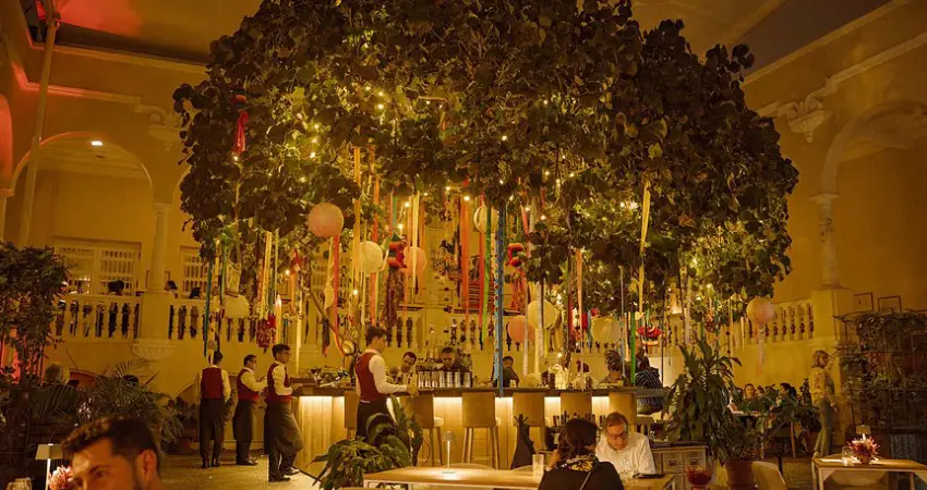 Restaurant Astrid y Gaston FAQ