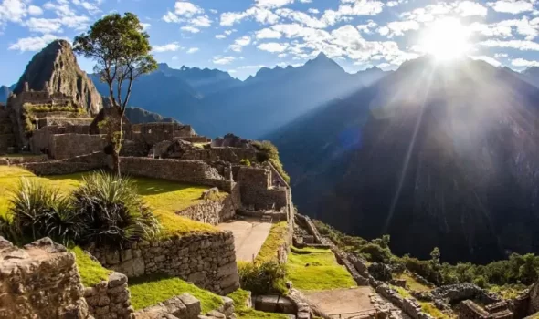 Sunrise In Machu Picchu – A Magical Experience Above The Clouds