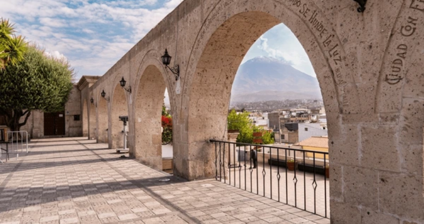 wyndham costa del sol Arequipa yanahuara view point