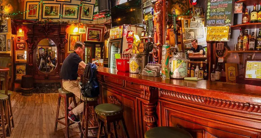 what to do in cusco at night paddys bar 2